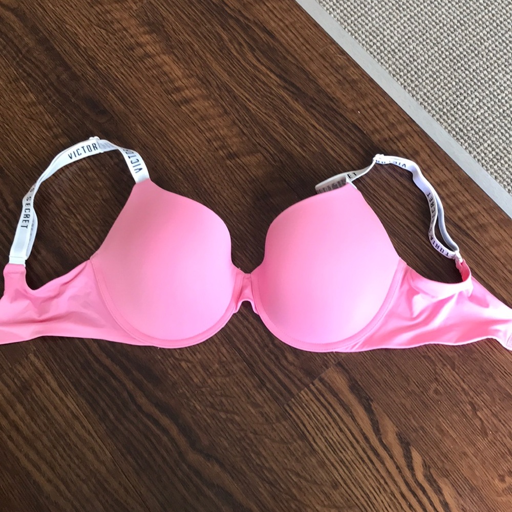 Victoria’s Secret 32DD Bra
